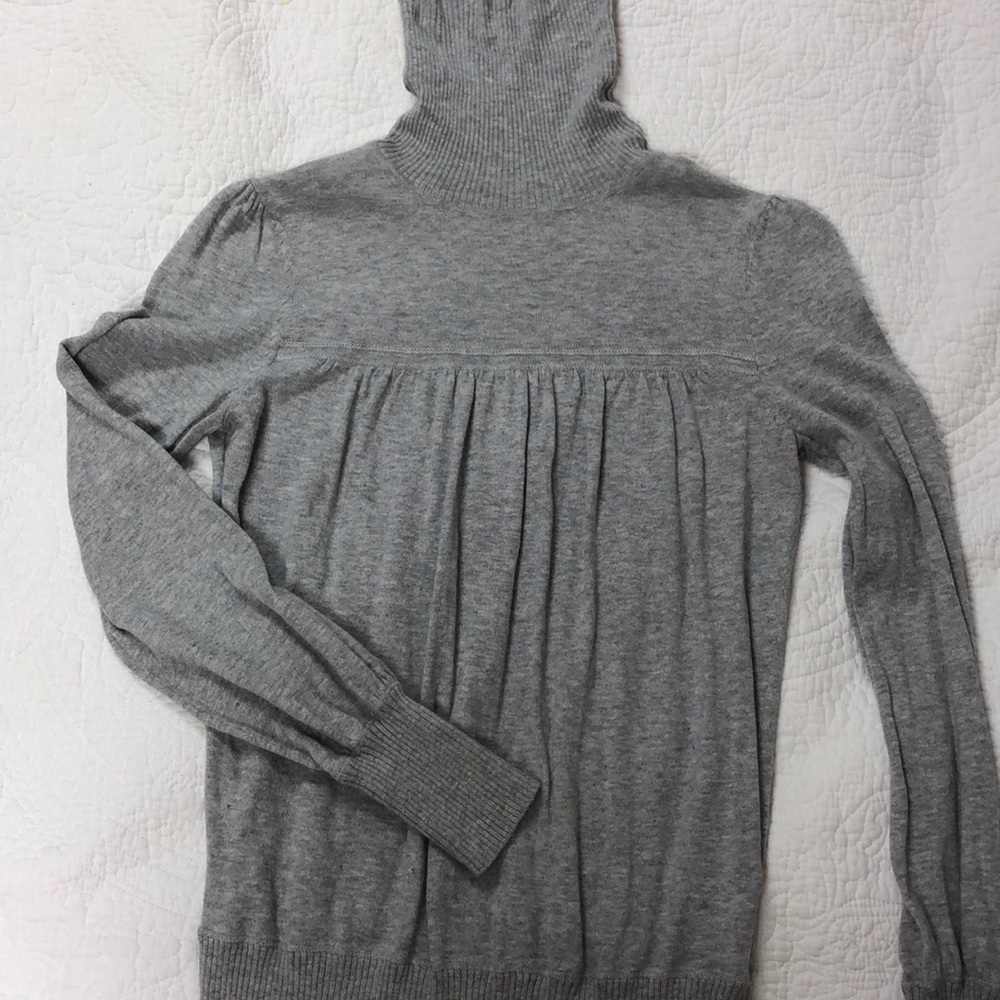 Gray turtle neck